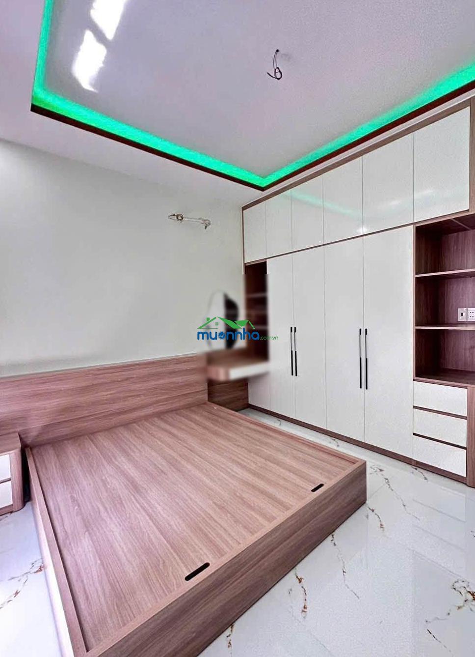 Bán gấp nhà đẹp ngay đường hiệp bình ở thủ đức, giá 3 tỷ 260, 70,8m2. shr hẻm thông xe hơi ra vào