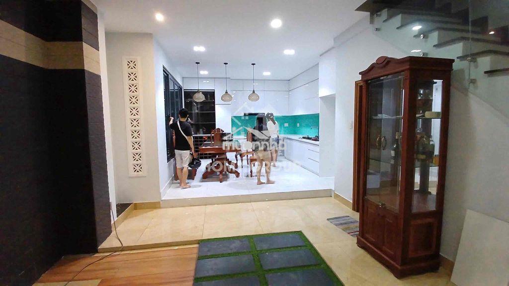 Nhà đẹp 3lầu 6x25 4pn 4wc sân oto gần lã xuân oai q9 - 2