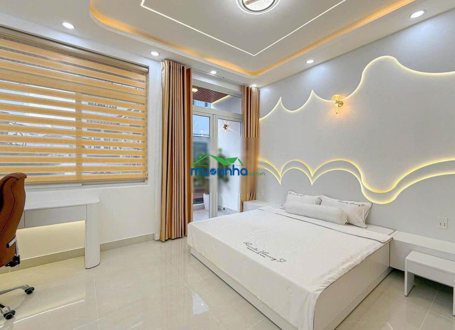 Nhà mới ở ngay hẻm xe hơi, gò ô môi, phú thuận, quận 7, 3 tầng, sổ hoàn công, giá 9.99 tỷ. - 2