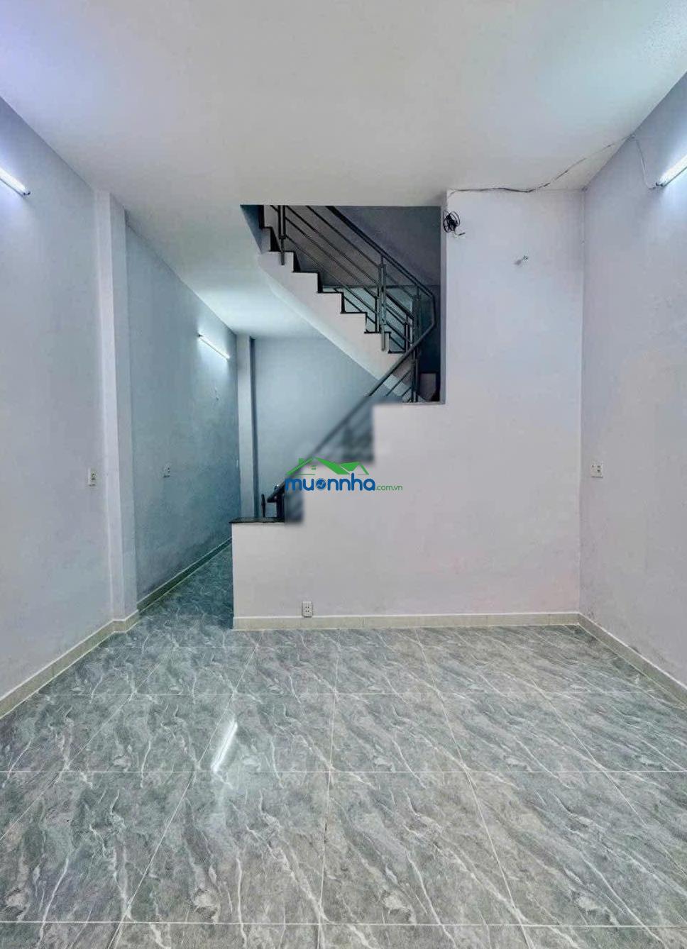 Giá quá rẻ chỉ 4 tỷ - 1 lầu - 2pn - gần chợ lê văn quới - giáp ngã tư bốn xã - 4