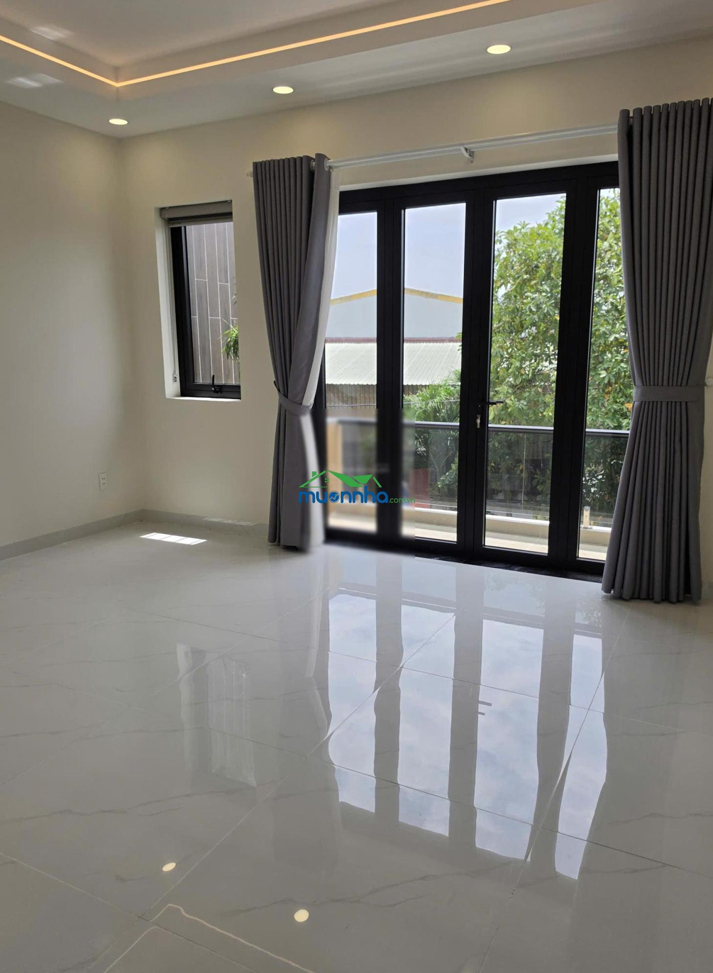 Nhà phố xinh 5x20 (4pn) full nội thất hẻm xe hơi, gần công viên sinh thái hóc môn