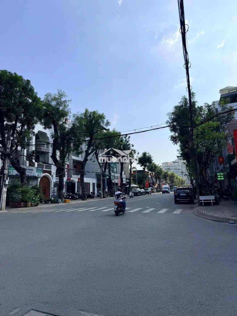 Cần cho thuê nhà 2 lầu mặt tiền đường 65 phường tân phong q7
