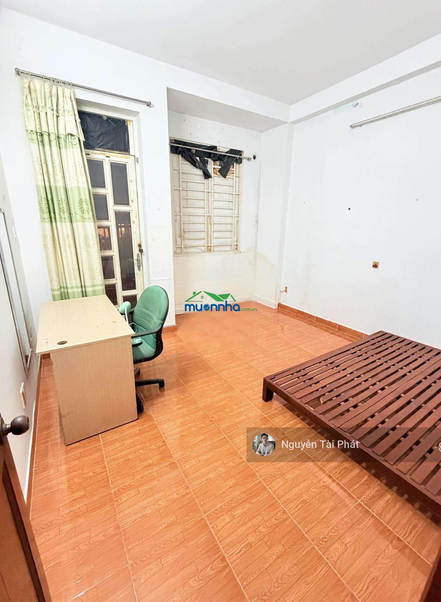 Nhà riêng 3 tầng - một đời chủ - 100m2, 4pn, mtkd đường nhựa 7m, ngay kdc bộ công an - nhỉnh 9,5 tỷ - 2