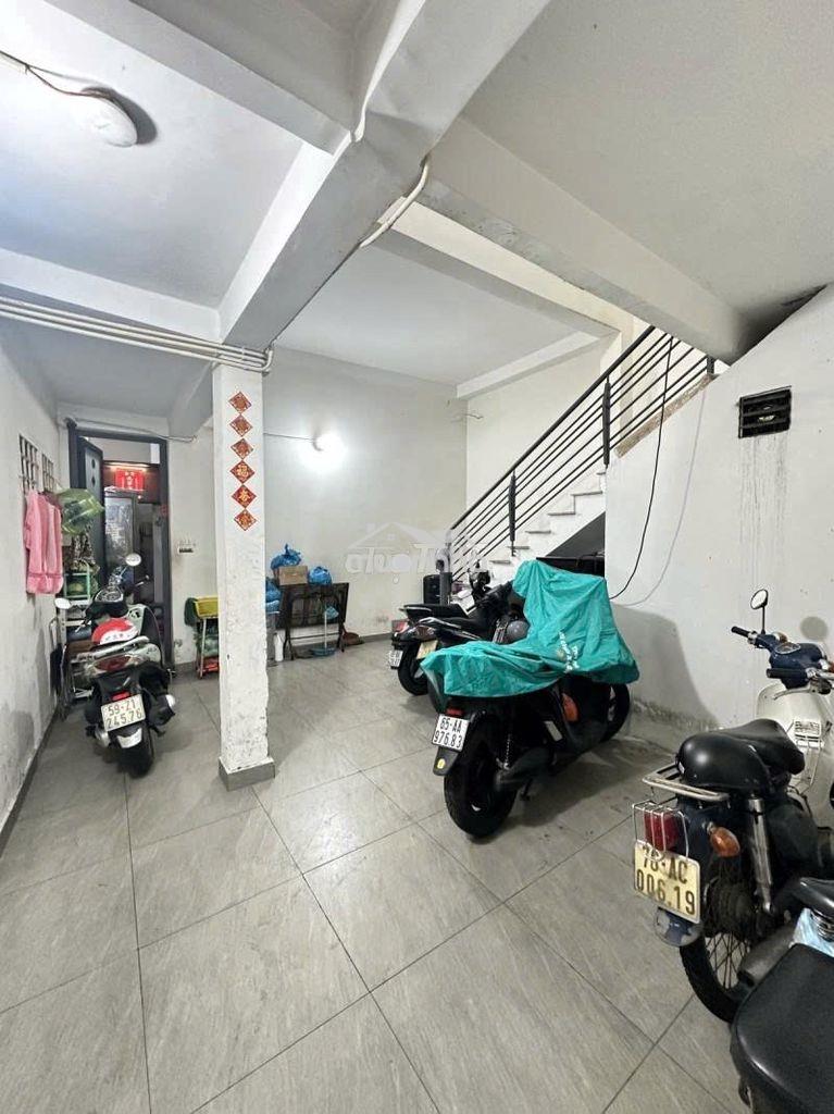 Hẻm ô tô kinh doanh sát cmt8 quận 10, 6x18, 6 phòng, chỉ 15 tỷ 200