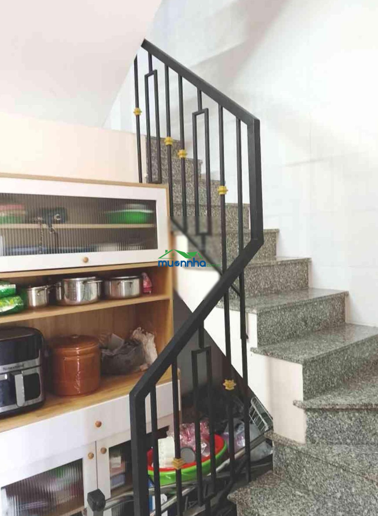 Bán nhà sát cầu nguyễn tri phương quận 8. dt: 40m2 - 3 tầng - 2 pn. nhỉnh 5 tỷ - 4