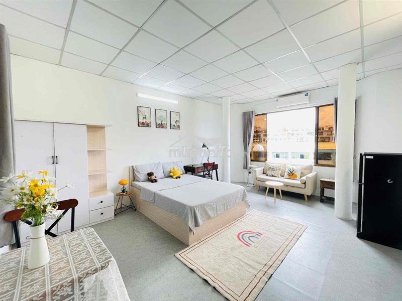 Cho thuê căn hộ full nội thất, balcon cửa sổ thoáng mát quận 10