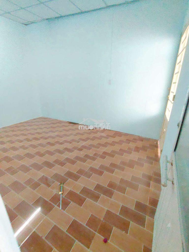 Cho thuê nhà mới sơn sửa cấp 4 hẻm c3 xe tải vô tới nhà - 6tr - 3