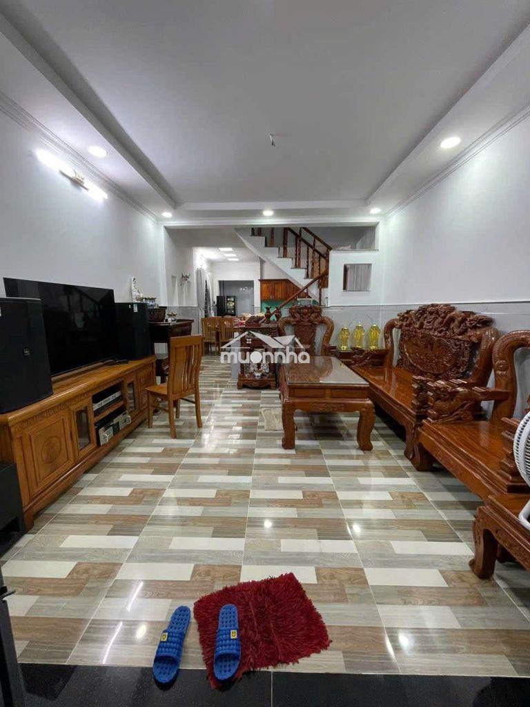 Cho thuê căn góc  2 măt hẻm 20/7 nhà  trống 