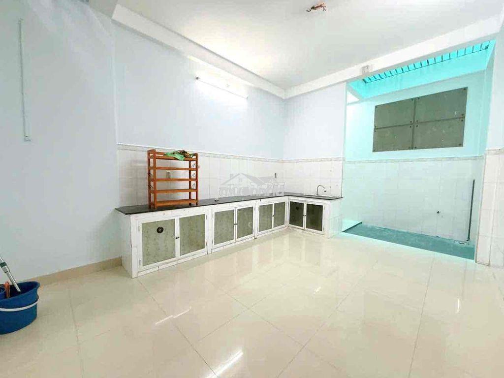 Cho thuê nhà hẻm 6m thông đường tân hương; 4x16m, 3 tấm, 3pn 2wc - 3