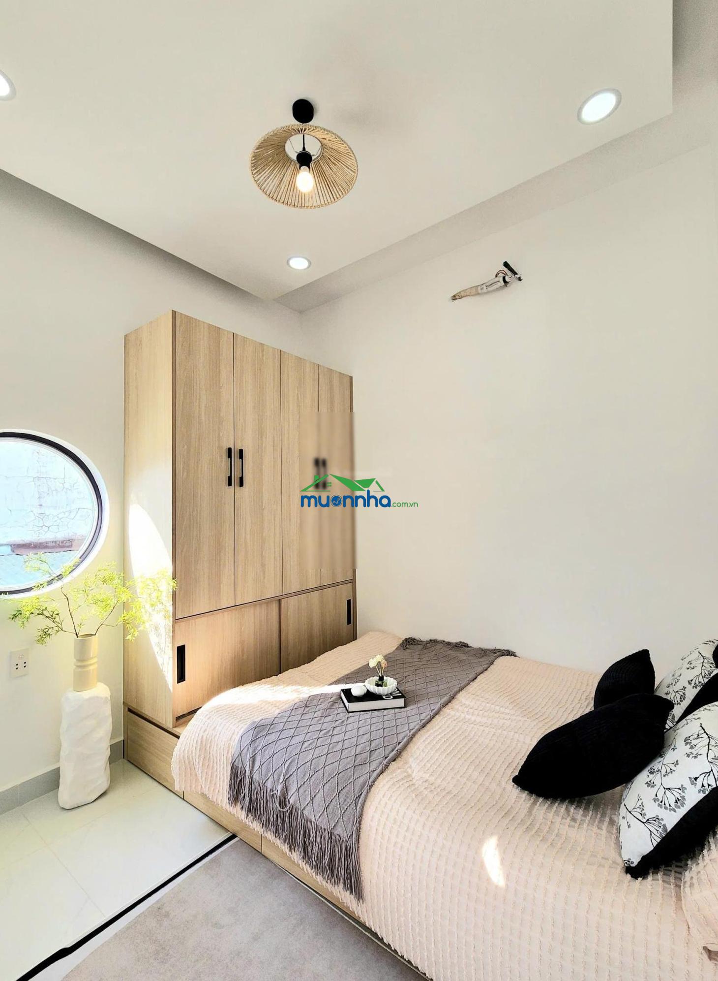 Chính chủ cần bán gấp hạ giá còn 5,4 tỷ nhà mới 100% 50m 4pn gần khu biệt thự, cô - 4