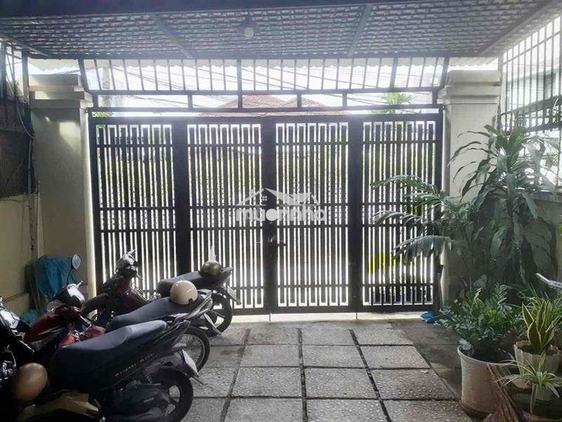 Chính chủ bán nhà đường 160, 144m2, gần bệnh viện tr