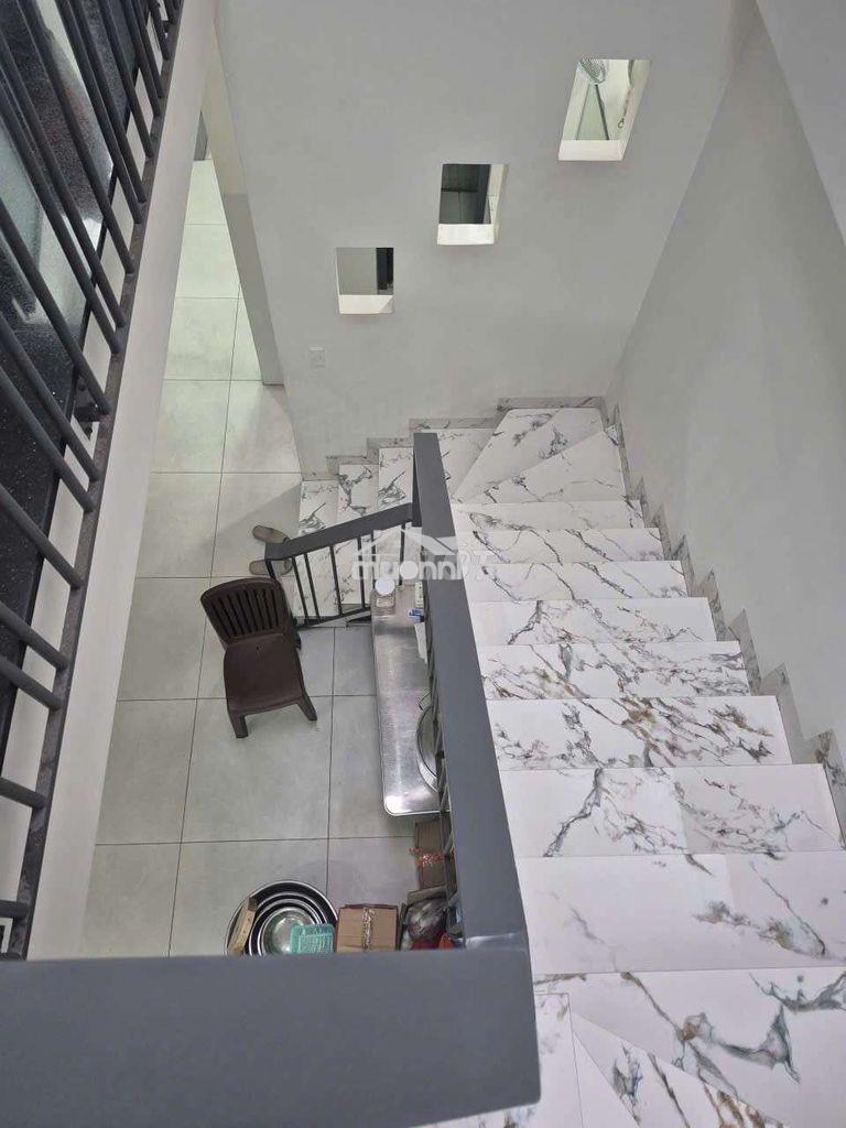 Cho thuê mtkd 5x20m 1 lầu 2pn 2wc y hình ngaychế lan viên.p tây thạnh - 4