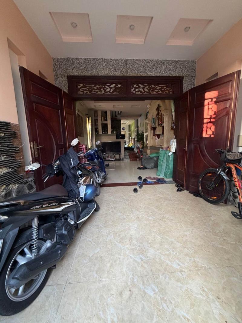 Nhà diện tích khủng nguyễn văn quá – 138m² – 4 tầng – 5 phòng ngủ – chỉ 9,8 tỷ - 4