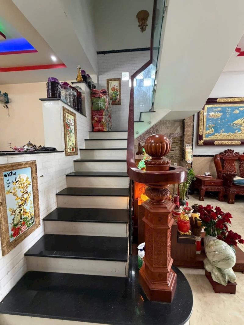Bán nhà bình tân hẻm xe hơi gần aeon tân phú - 5x17- 3 tầng, cách 1 bước chân ra kênh than lương giá chỉ 8 tỷ - 2