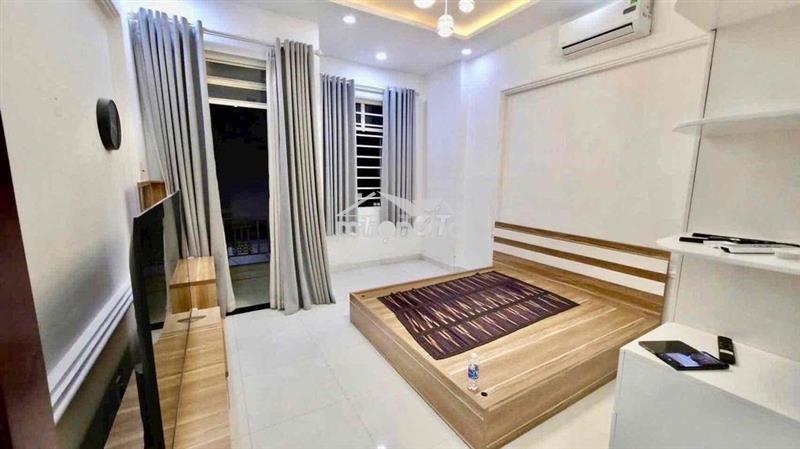 Phòng trống gần ngã 4 ga, đh ntt