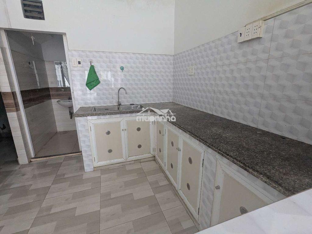 Nhà 3 tầng sân thượng hẻm tải tiện ở văn phòng công ty - 4
