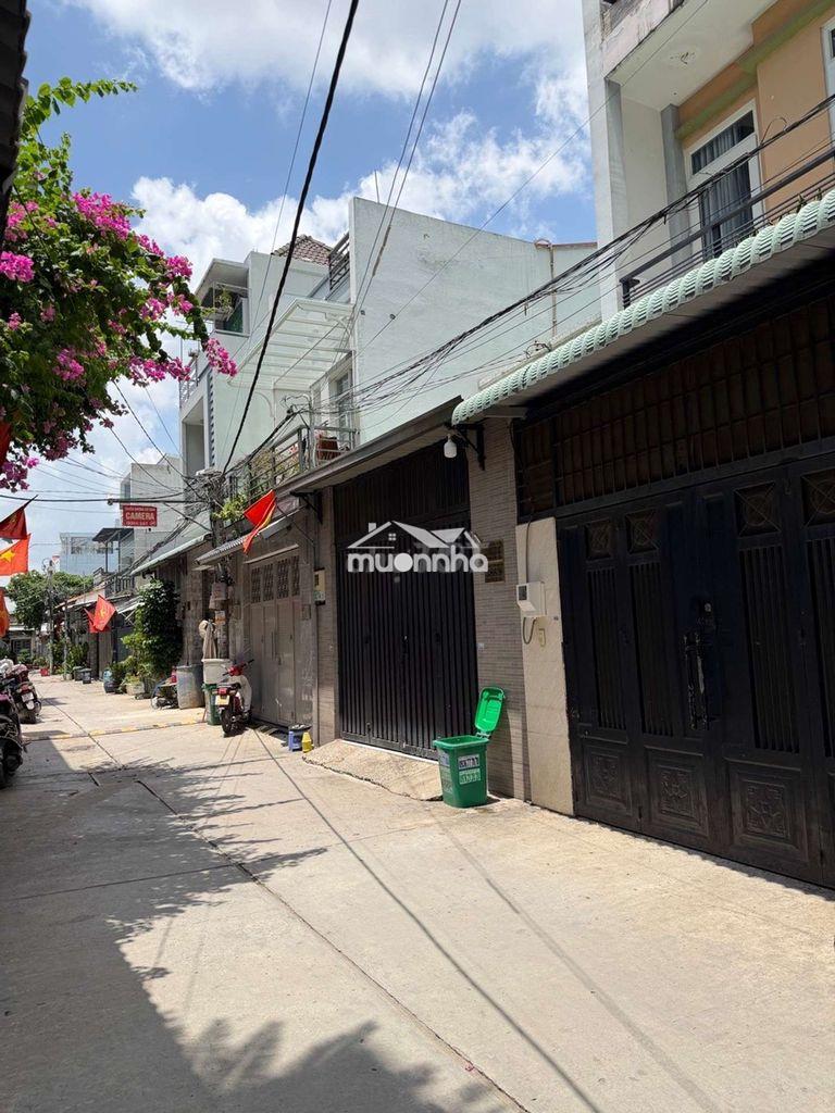 Hàng đẹp phân khúc nhỉnh 5 tỷ – kế aeon tân phú – oto ngủ trong nhà
