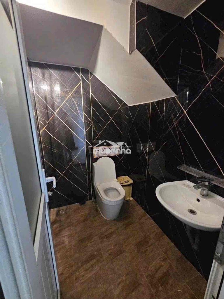 Nhà chánh nghĩa 4pn 4wc chỉ 12tr - 4