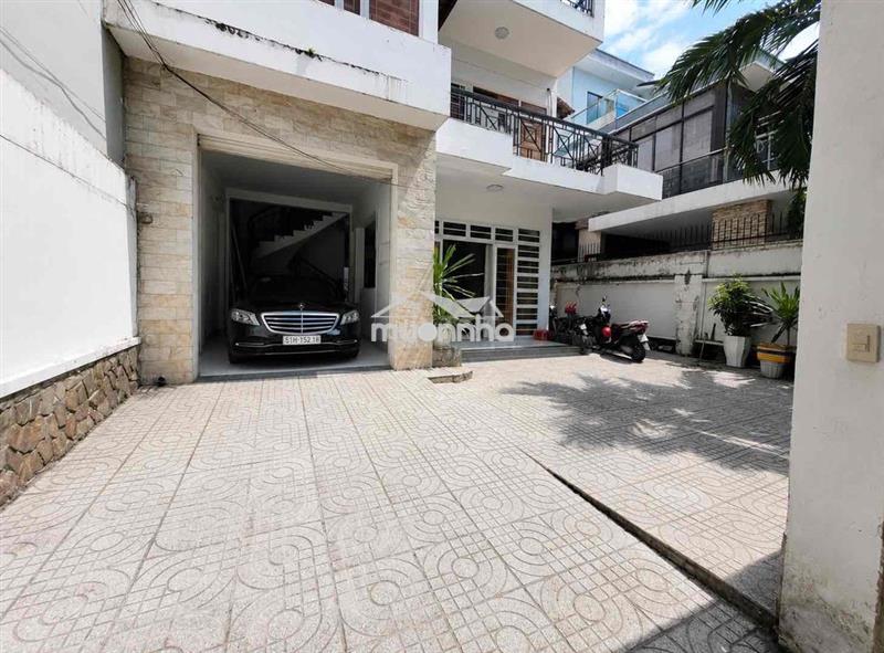 Biệt thự bình lợi 200m², 5pn, sân ô tô rộng, giá 40 triệu