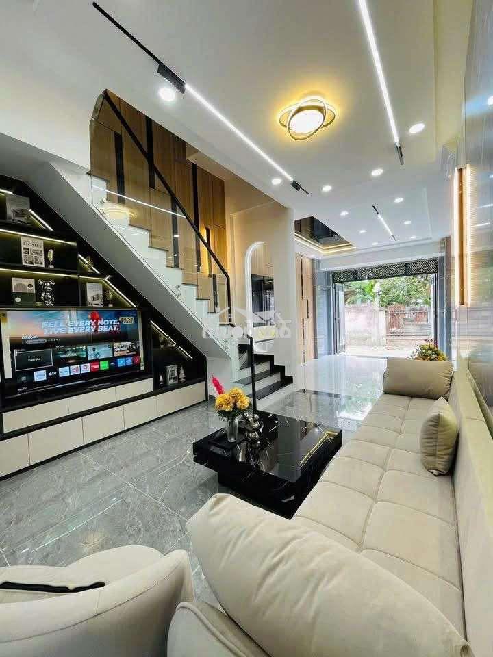 Hơn 5 tỷ- nhà q12, hxh 6m, dt 4x15m, gara 2 oto, nội thất 5 sao - 2