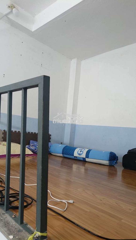Phòng trọ sạch sẽ có gác, giờ tự do - 3