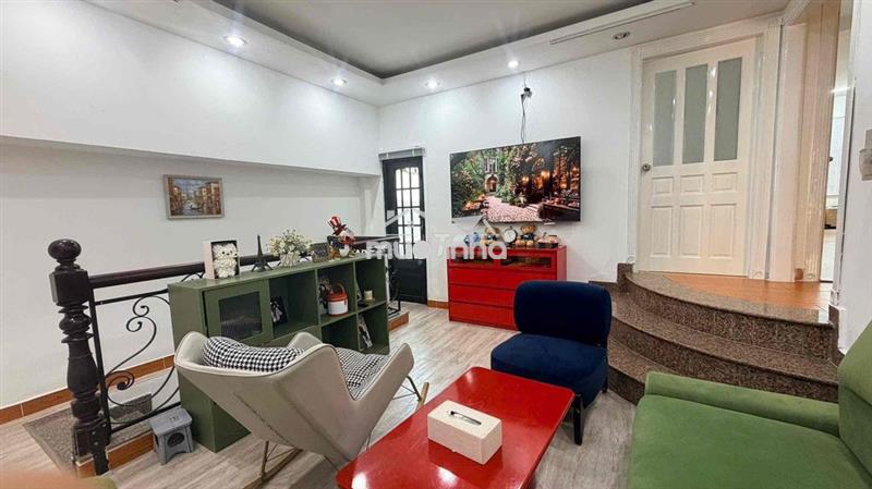 Cho thuê nhà nguyễn huy tưởng giá 32tr,, 100m2 trêt lầu