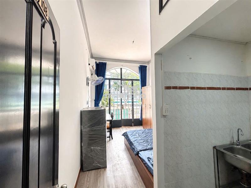 ☀️ Studio cửa sổ lớn – bếp tách riêng – ban công riêng