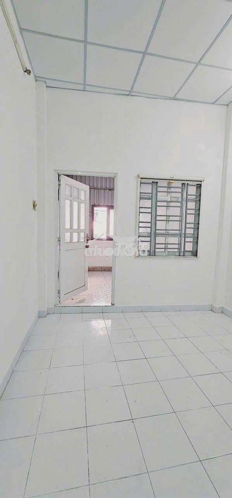 Nhà 4 tầng cạnh chợ thiếc quận 11 - 2