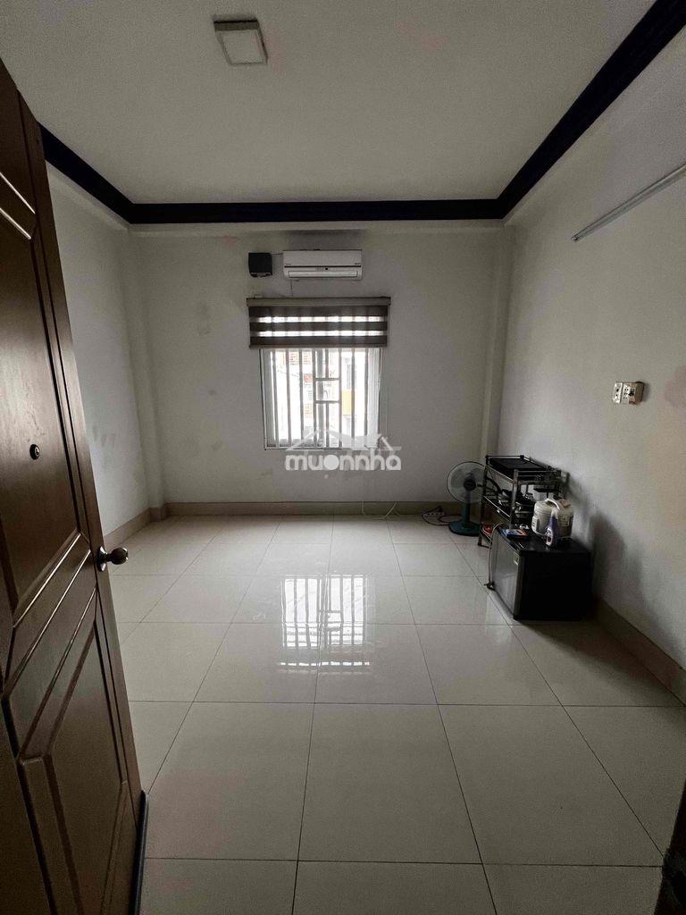 Cho nữ sinh viên thuê phòng