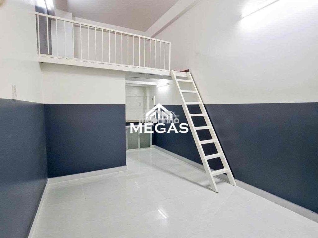 Phòng gác cao/ gần cao đẳng công thương/ vincom q9/ ngã tư thủ đức - 3