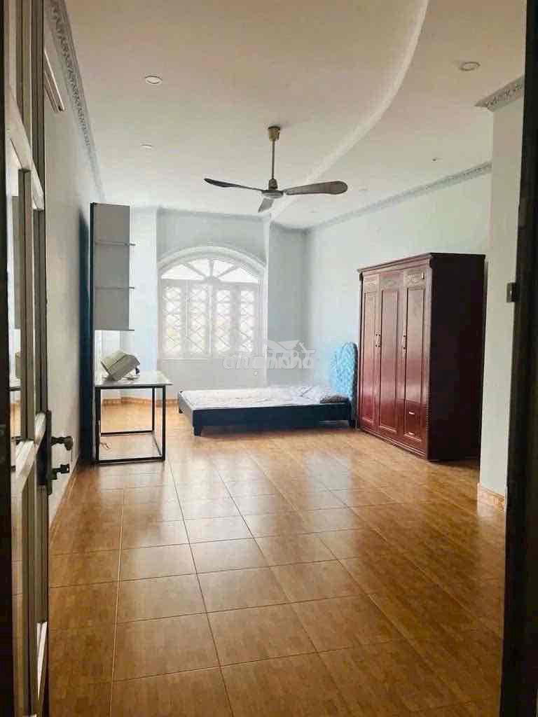 Cho thuê nhà hẻm 3mét lê văn lương sát lote - trệt lầu giá 12tr còn tl - 3