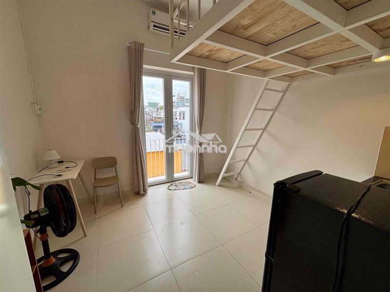 Cho thuê căn hộ duplex ban công q10 gần đh kinh tế ueh, đh hoa sen