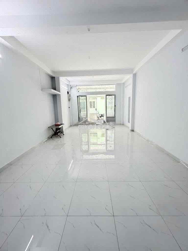 ➢Hẻm 4m 181/ đường 3/2 quận 10 ➢ dt: 4,3mx18m trệt 2 lầu st
