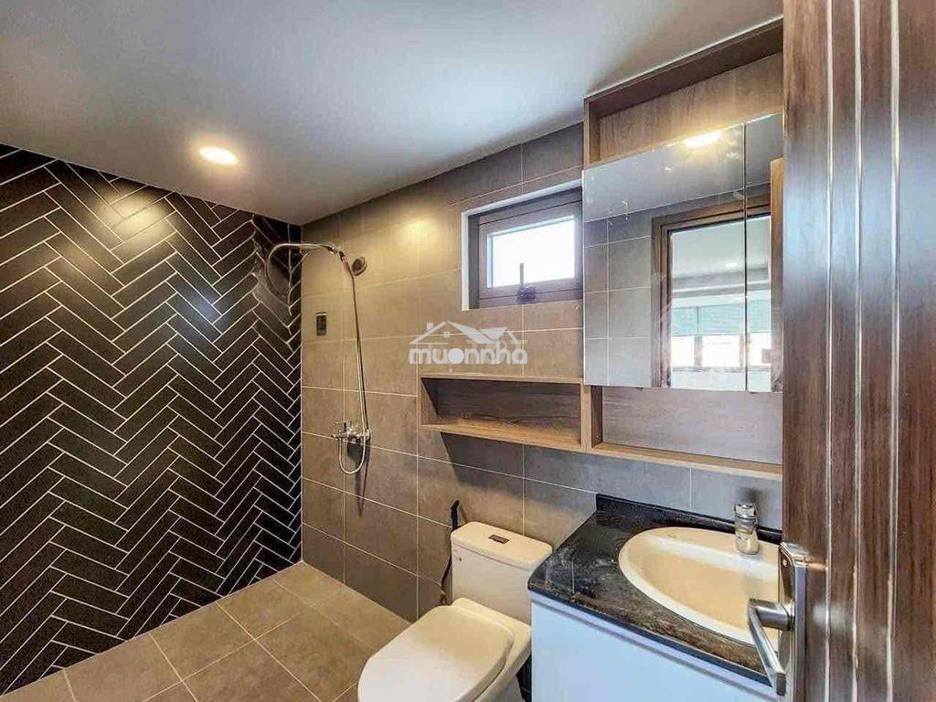 Căn hộ dịch vụ studio sang trọng - kính kịch trần view thoáng - 3