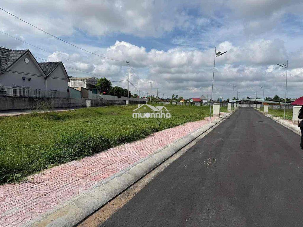 Chính chủ gửi bán đất nền ngay quốc lộ 50 giá 2ty - 3