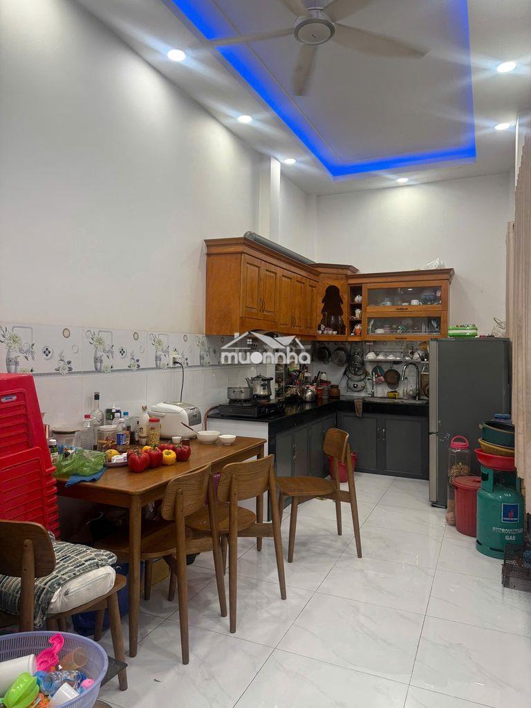 Bán gấp nhà cc hxh lý thường kiệt, 4 x 17m, t+2l, 6.8 tỷ, nhà mới