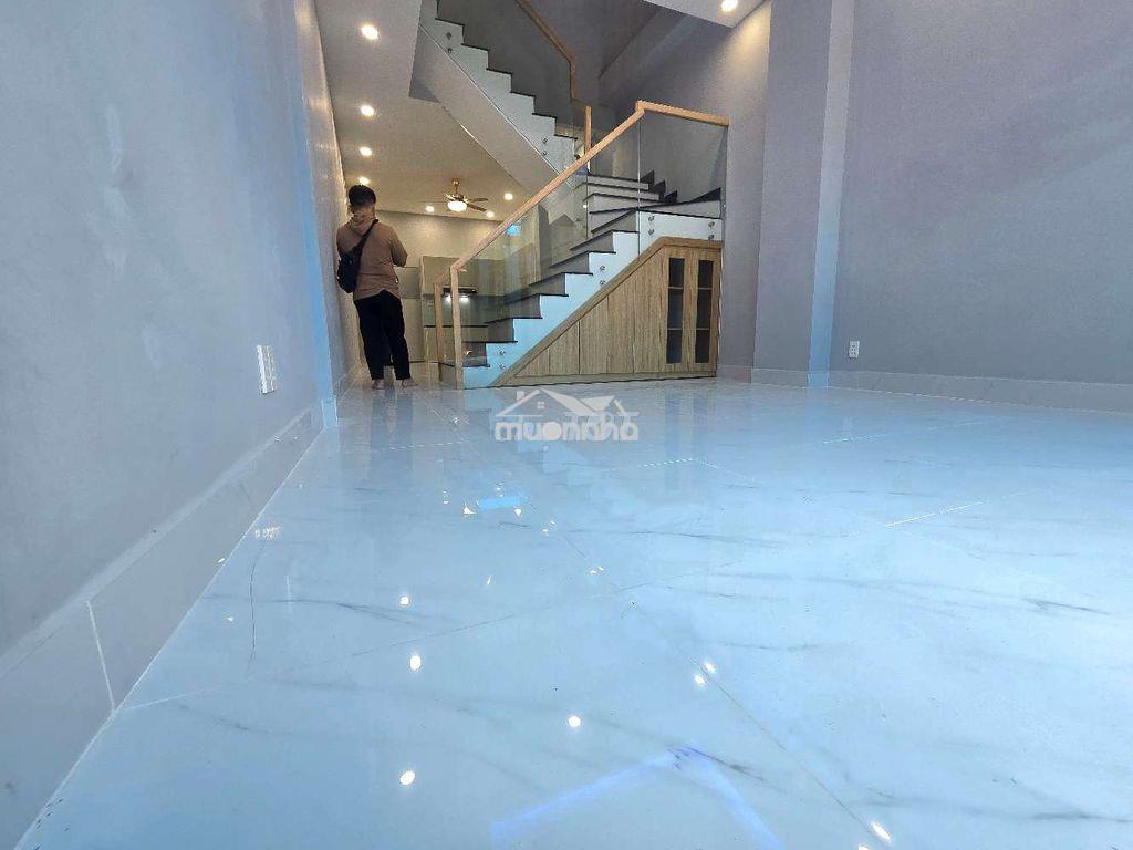 Nhỉnh 8 tỷ- siêu phẩm 3 lầu mới keng lê ngã kế bên tân bình. - 3
