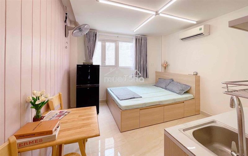 Căn hộ cửa sổ full nội thất gần đại học kinh tế tp.hcm  quận 1
