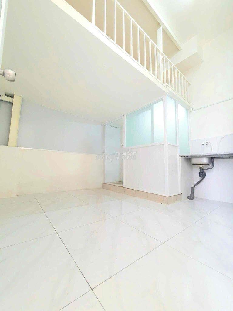 Cho thuê phòng gác máy lạnh, ngay sát sân bay nhà ga t3