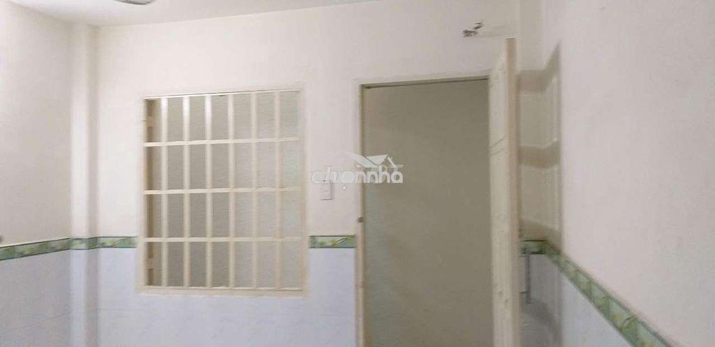Cho thuê phòng trọ 15m2 đường trường sa phường nhiêu lộc tphcm  - 3