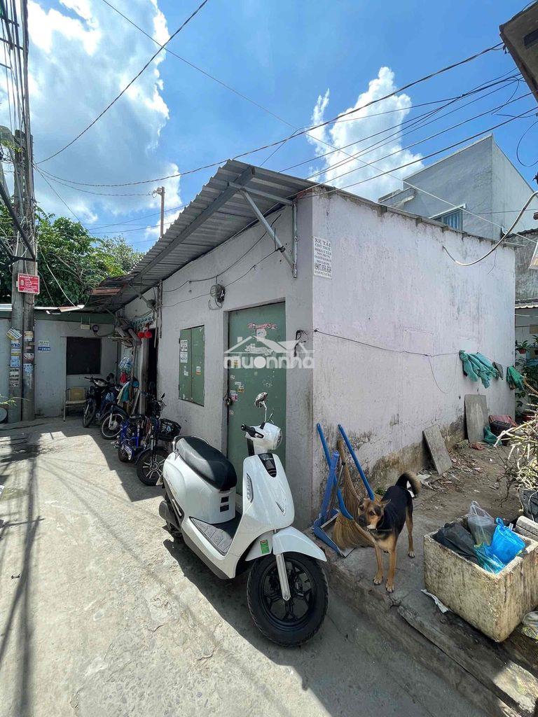 Nhà 3 mặt tiền hẻm thông hết.ngay chủ có sổ đỏ