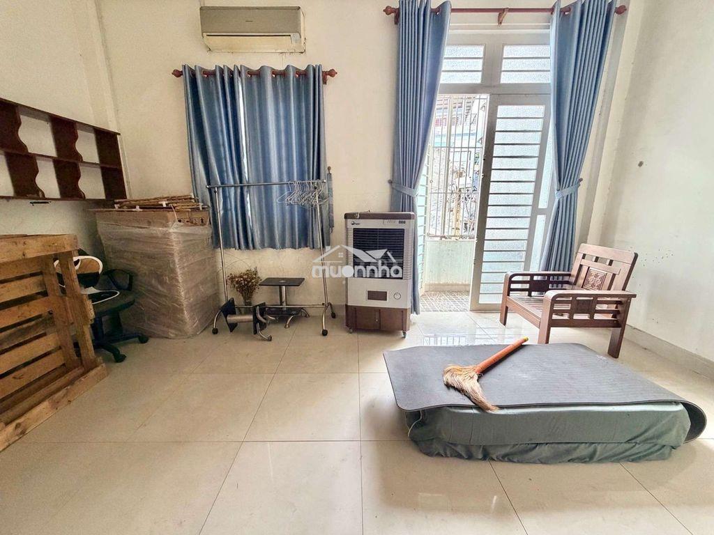 Ngay chợ hoàng hoa thám-ngang 5m-sổ a4, ko lg - ko qh - chỉ 6đ - 3