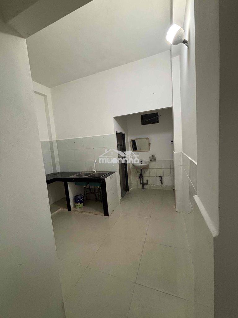 Chính chủ cho thuê nguyên căn hxh cạnh emart phan huy ích - 2