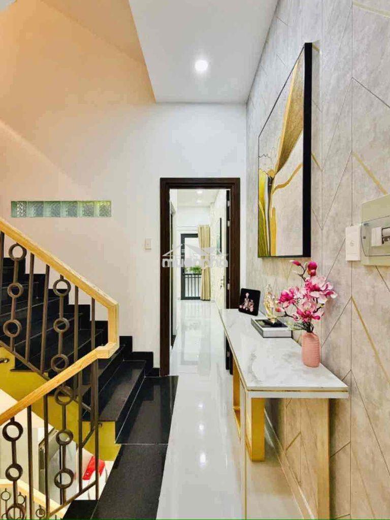 Ngay giữa chợ phạm văn bạch , hẻm 5m xe tải đến nhà , 4pn , 6tollet - 4