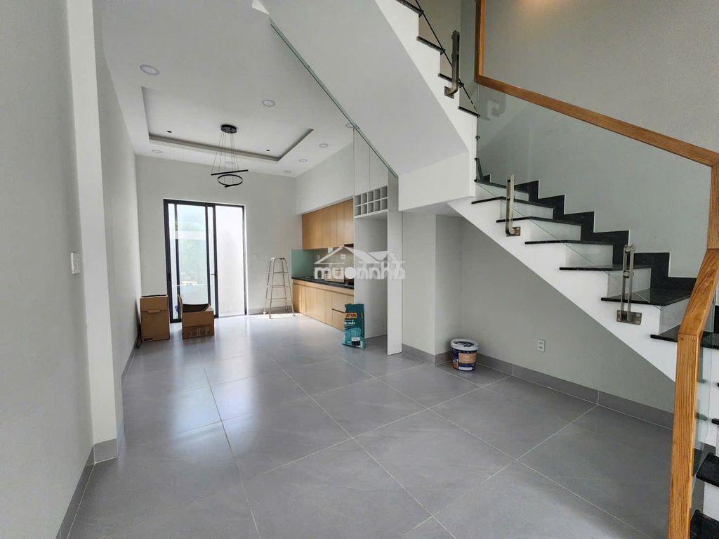 Bán nhà 1 trệt 3 lầu + sân thượng – sổ sẵn. - 2