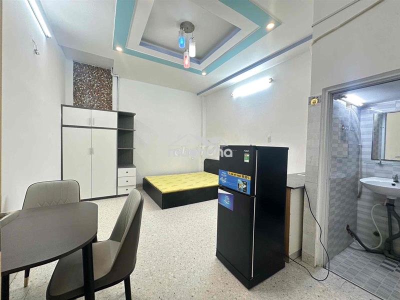 Studio full đầy đủ nội thất giờ giấc tự do ngay ngã 4 bốn xã
