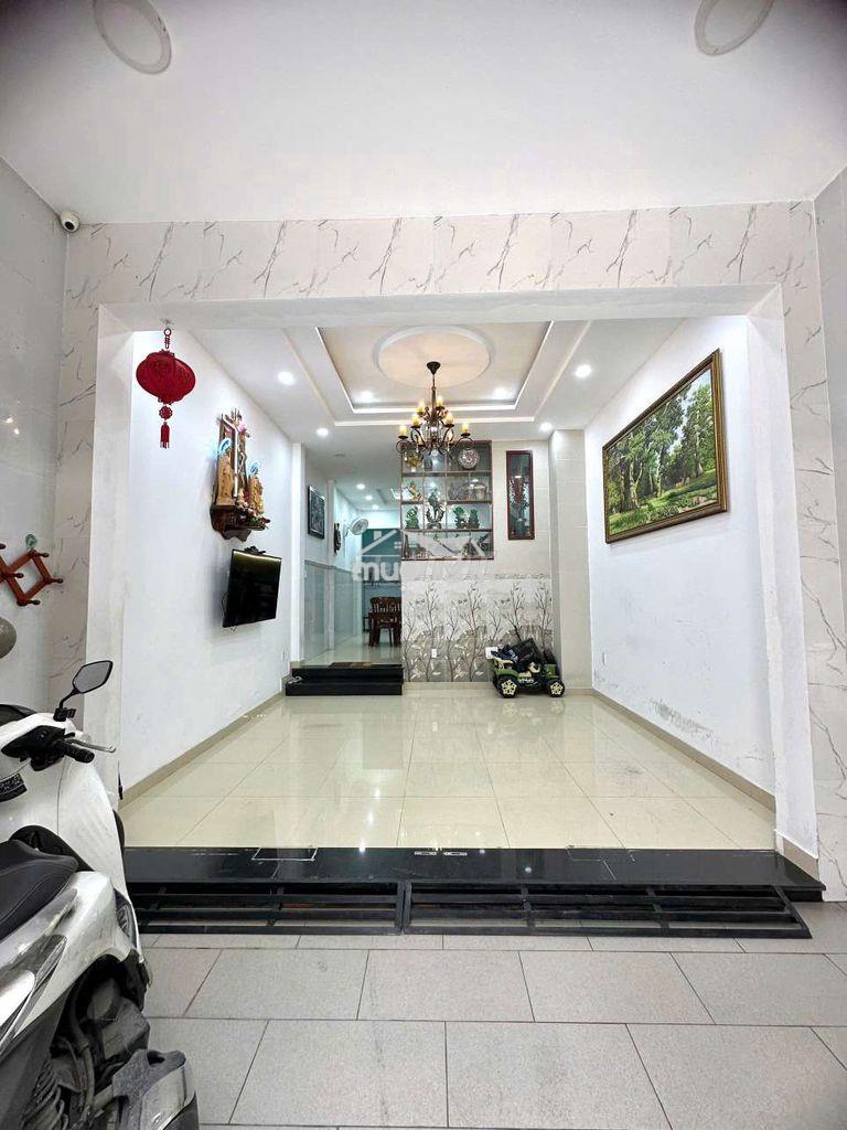 Nhà đẹp đối diện vạn phúc, full nội thất, điện năng lượng mặt trời