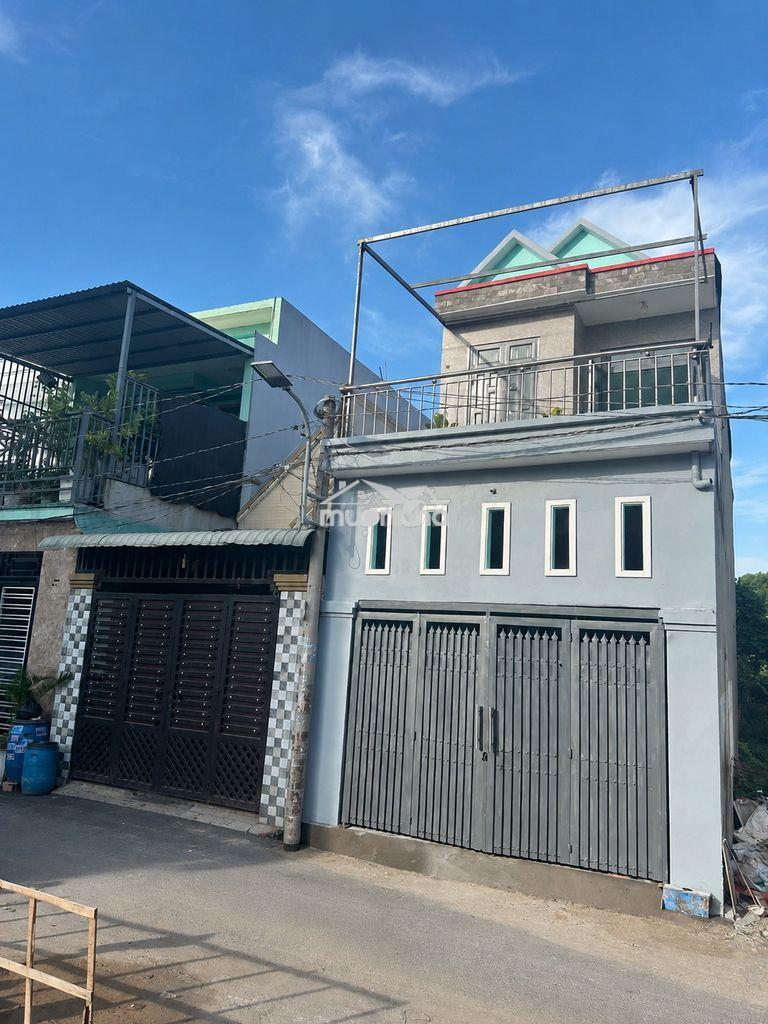 Hiếm có! nhà 80m² ngay nhà ga dĩ an giá 860 triệu