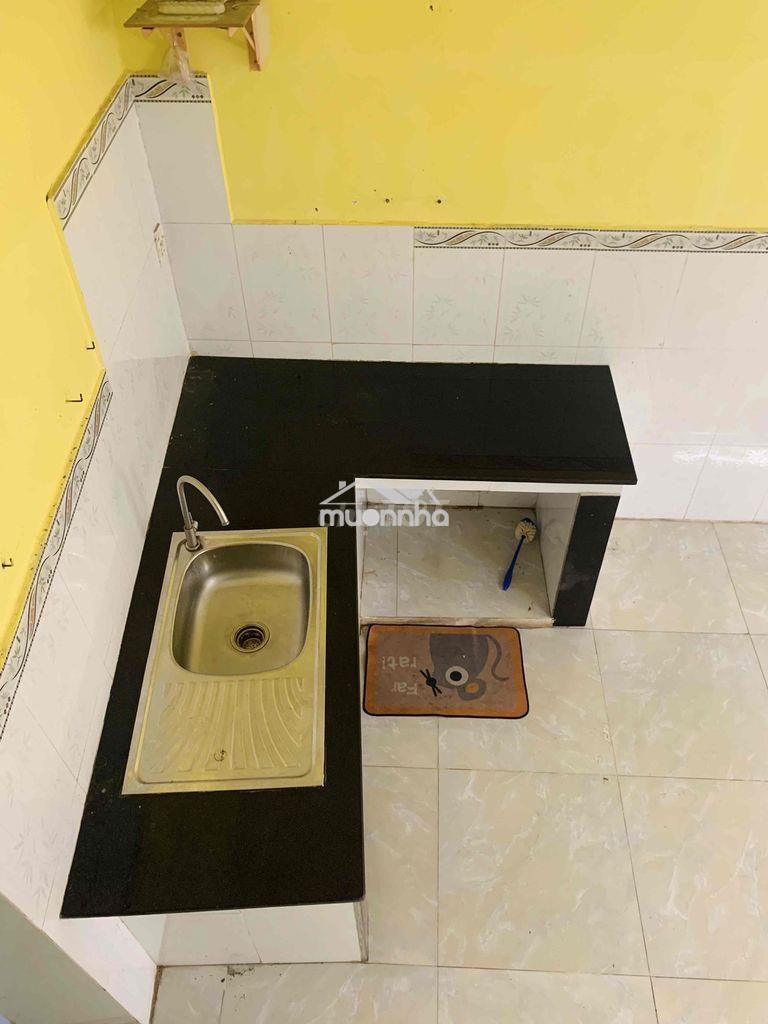 Tôi cho thuê nhà nguyên căn 50 m2, sát hẽm xe hơi, quận 7, - 4