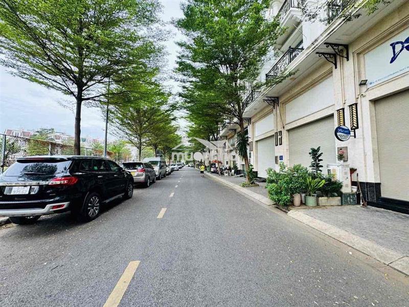 Phòng ngay ngã 5 chuồng cún quang trung và trần thị nghỉ